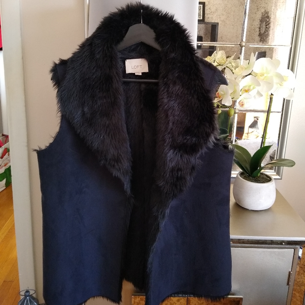 LOFT Reversible Faux Shearling Vest in Black Medium NEW